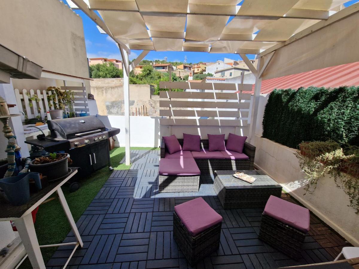 Appartamento Nella Piazza Centrale, Con Terrazza Sant'Antioco Exterior photo